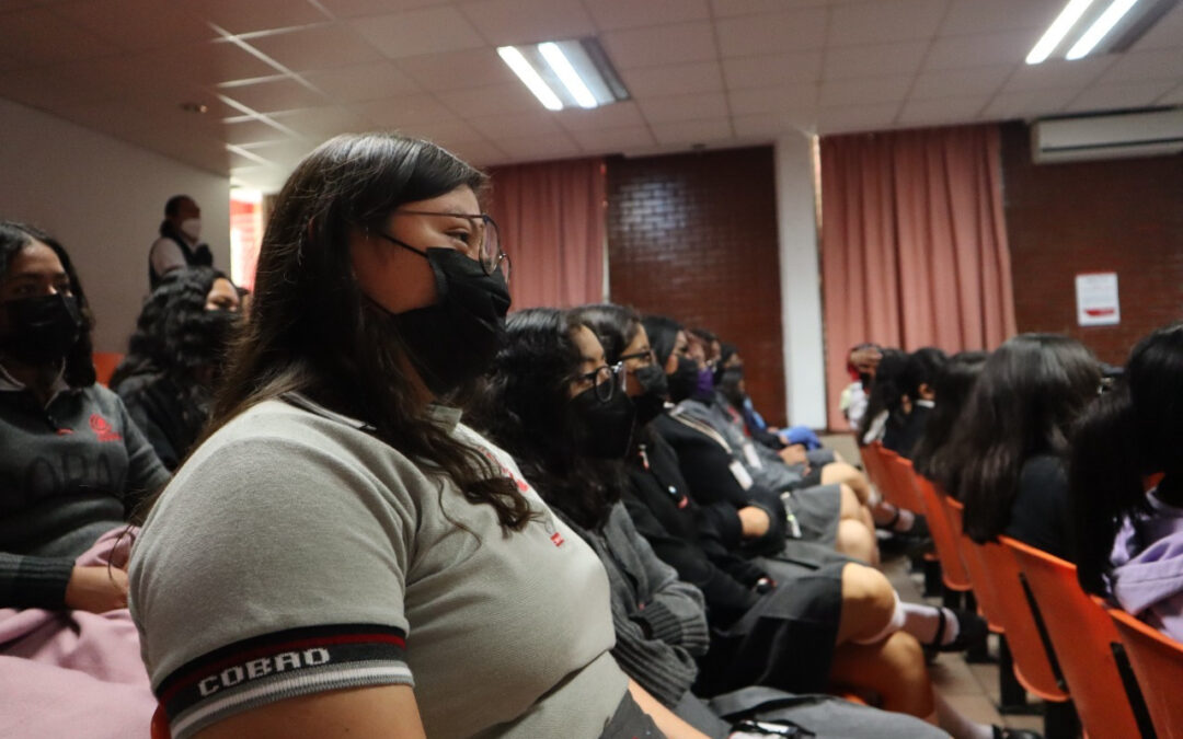 Disertan estudiantes sobre la necesidad de preservar y proteger las manifestaciones culturales de Oaxaca