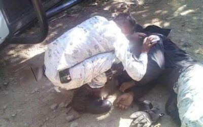 Por volcadura, muere oficial de la Guardia Nacional en la región mixe de Oaxaca; hay cuatro heridos