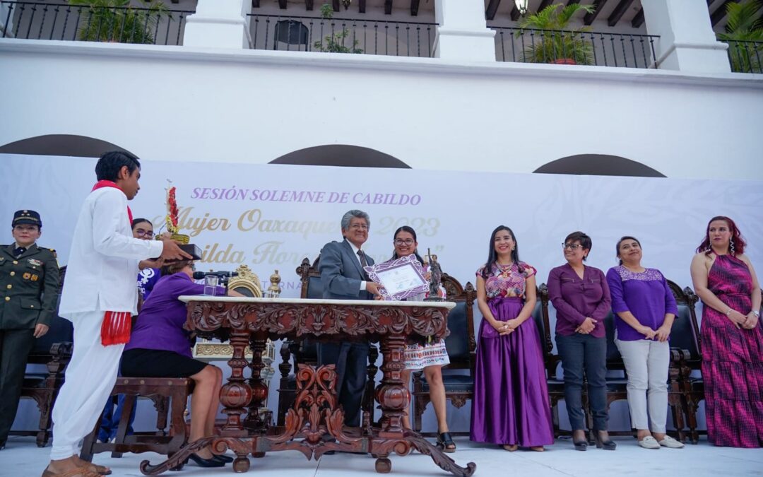 Municipio capitalino reconoce a  destacadas mujeres