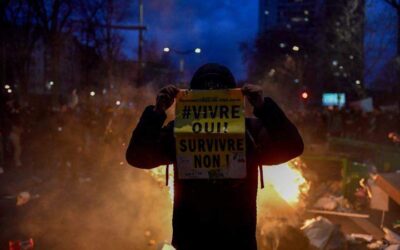 Macron afronta su peor crisis ante las protestas por la aprobación de la reforma de las pensiones