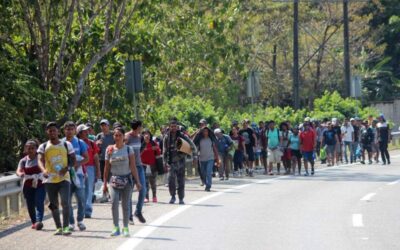 “Olla a presión” de migrantes en el sur de México impulsa las caravanas