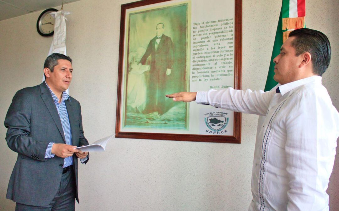 Fiscal General de Oaxaca, Bernardo Rodríguez Alamilla, toma protesta como Vicefiscal Regional del Istmo a Carlos Reyes Sánchez