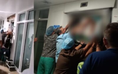 Tragedia en hospital de Playa del Carmen: Elevador del IMSS prensa a niña mientras la subían en camilla; sensor falló