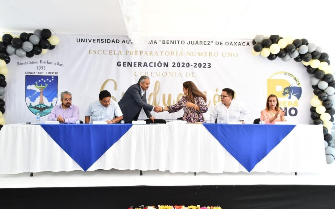 DESPIDE LA PREPARATORIA NÚMERO UNO DE LA UABJO A LA GENERACIÓN 2020-2023