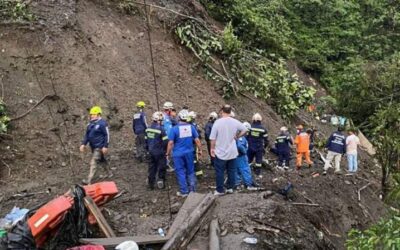 Alud de tierra sepulta a personas en Colombia, se reportan varios muertos y desaparecidos