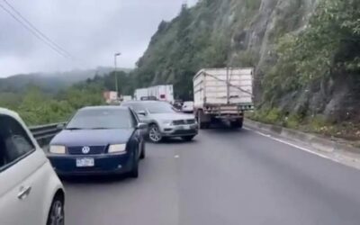 #Video Presunto asalto masivo paraliza la Puebla-Orizaba