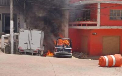 Pobladores en Hidalgo queman patrullas y toman un palacio municipal por el asesinato de un adulto mayor