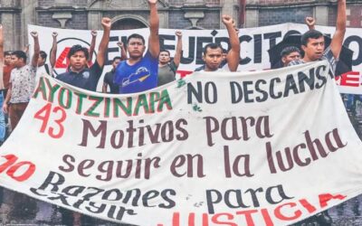 AMLO recibe a los padres de los 43 normalistas de Ayotzinapa, a un año de su último encuentro