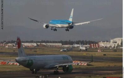 Chocan el Gobierno y aerolíneas por AICM