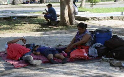 Denuncian que miles de migrantes viven en condiciones insalubres en el sur de México