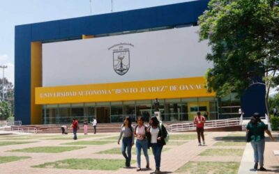 Inicia el ciclo escolar para 26 mil estudiantes de la UABJO