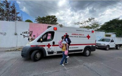 Reportan niños intoxicados con gas tras irrupción de normalistas