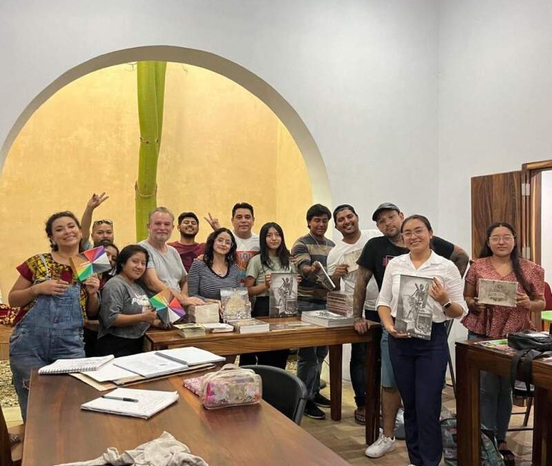 UABJO recibe acervo en zapoteco, por parte de Amigos del IAGO y Centro Fotográfico “Álvarez Bravo”