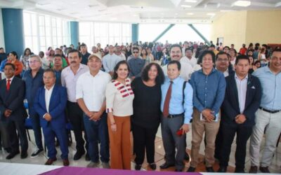 Participar en la vida pública, pide Nino Morales a jóvenes de la UABJO