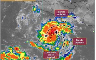 Tormenta tropical Otis se mantiene frente a costas de Oaxaca