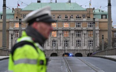 Reportan tiroteo en universidad de Praga que dejó varios muertos y heridos