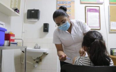 Invita SSO a población vulnerable a vacunarse contra la influenza estacional