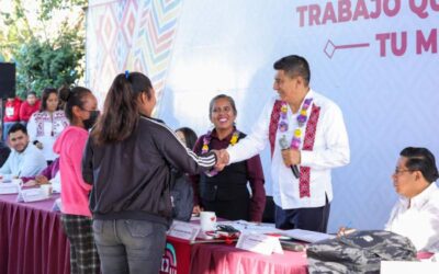 Atiende Gobierno de Oaxaca caminos, mejoramiento de viviendas y educación de San Felipe Tejalápam