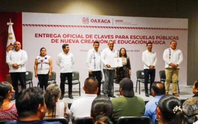 Entrega Gobierno del Estado 30 claves de centro de trabajo a escuelas de nivel básico