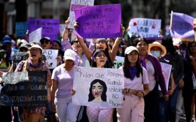 Mujer de 33 años fallece de un paro cardiaco en la marcha del 8M en la CDMX