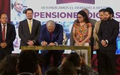 AMLO firma creación del Fondo de Pensiones; pagos empiezan el 1 de julio