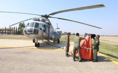 Helicóptero de la Sedena se suma a los trabajos para sofocar incendio forestal en Tepelmeme