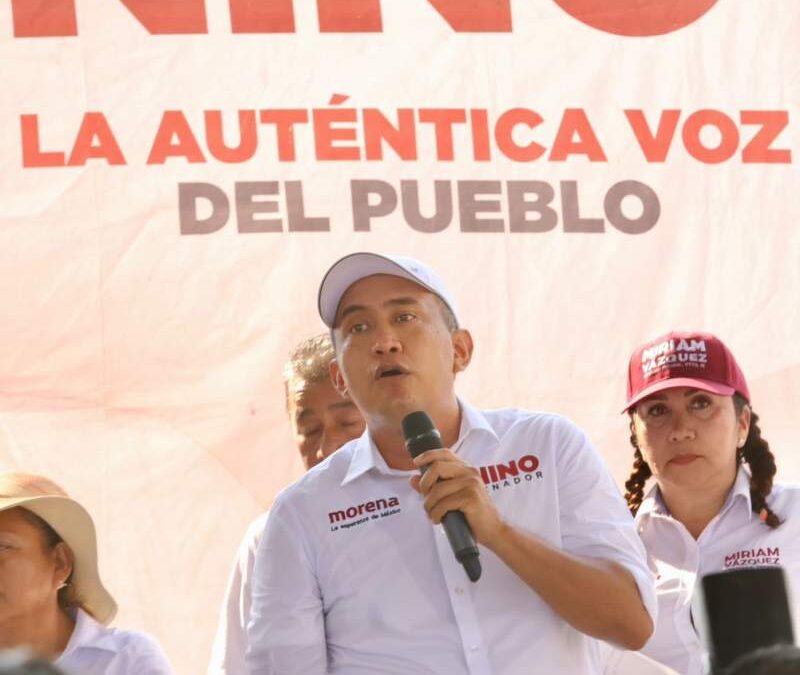 Pueblo de Ixcatlán, recibe y abraza calurosamente a Nino Morales