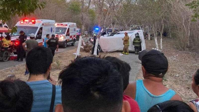 Por comer un “boli”, chofer se atraganta y choca en Yucatán: hay 3 muertos
