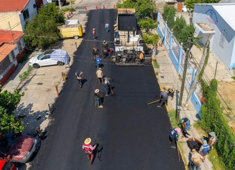 Refuerza Oaxaca de Juárez trabajos de bacheo y desazolve de calles por temporada de lluvias