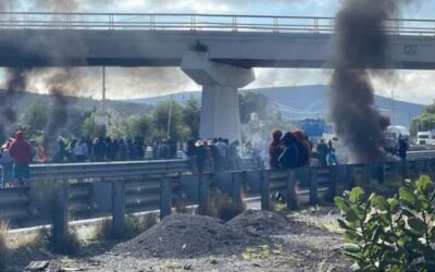 Reportan bloqueo en Puebla; habitantes de Palmar de Bravo reprueban resultados electorales