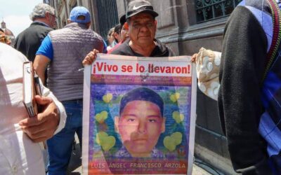 AMLO se reúne con padres de los 43 de Ayotzinapa en Palacio Nacional