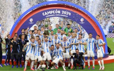 Argentina logra bicampeonato de Copa América pese a caos en el estadio