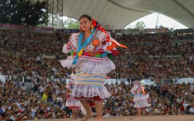 Cautiva cultura y tradiciones en la edición vespertina de la Guelaguetza 2024