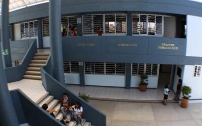 Comparar precios y planificar gastos, recomienda economista de la UABJO ante regreso a Clases