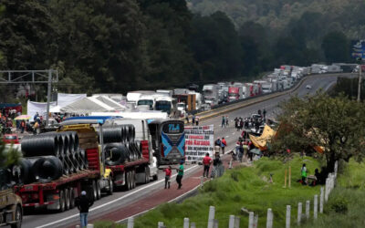 El bloqueo de la autopista México-Puebla y el Arco Norte ya deja pérdidas por 4 mil mdp