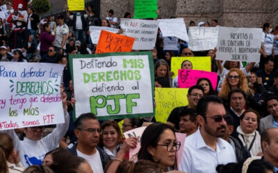 Estudiantes de 9 facultades de Derecho rechazan reforma judicial de AMLO