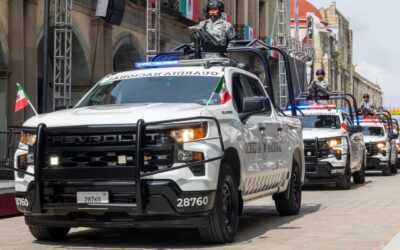 Con fervor patrio familias oaxaqueñas disfrutan del Desfile Cívico Militar