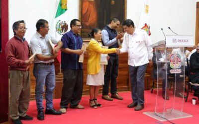 Como un acto de justicia social, brinda Gobierno de Oaxaca seguridad jurídica a voceadoras y voceadores