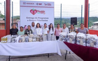 Continúa DIF Oaxaca con la entrega de programas a quienes más lo necesitan en la Sierra Sur