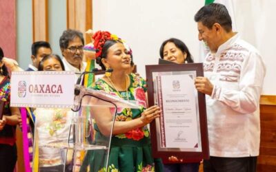 Reconoce Gobernador a personas artesanas que elaboraron Bastón de Mando y bordado del vestido de Sheinbaum Pardo