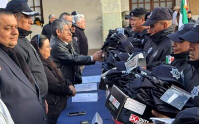 Entrega Martínez Neri dotación 2024 de uniformes a Policía Municipal