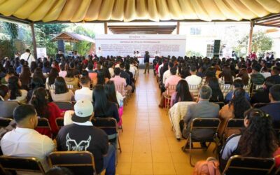 Entrega IEEPO 792 títulos profesionales a personas egresadas de Escuelas Normales y Unidades de la UPN