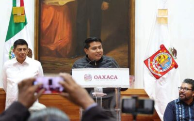 Oaxaca a la vanguardia, brinda seguridad social a periodistas y voceadores