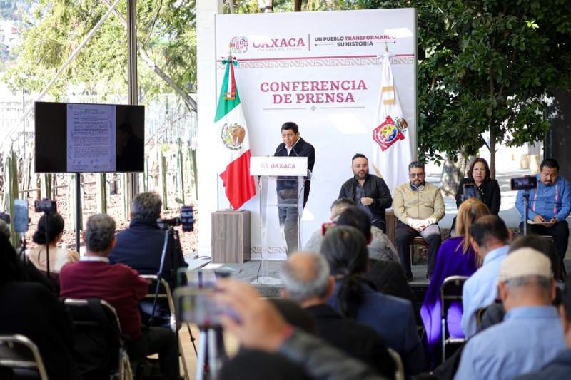 Propone Gobernador Salomón Jara justicia y revisión puntual de plazas suprimidas ante decreto