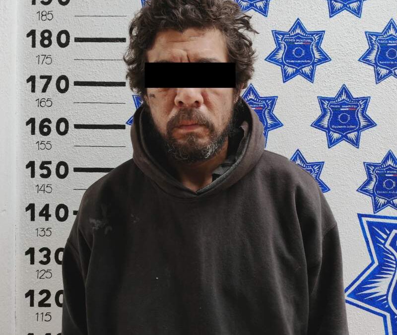Policía Municipal detiene a una persona por presunto robo de autopartes