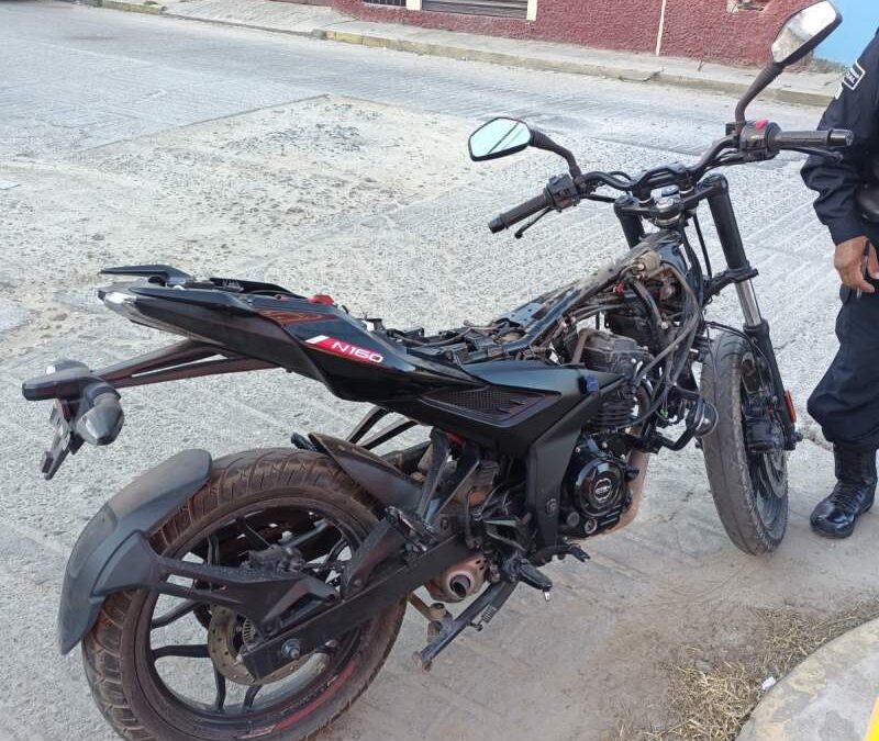 Policía Municipal asegura motocicleta con reporte de robo activo