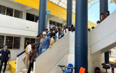 Este martes en punto de las 11:30 horas, la UABJO participó en el Primer Simulacro Nacional 2025, para la prevención en caso de sismo.