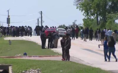 Reportan tirador activo dentro de escuela secundaria de Texas, hay un herido