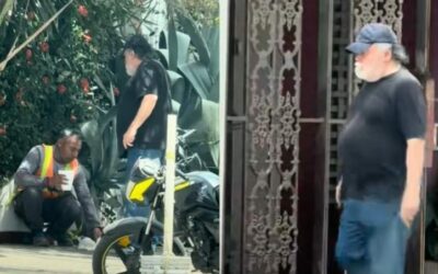 Turista extranjero increpa a trabajador por comer en la vía pública en Mazatlán