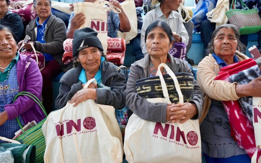 La Fundación Nino llevó calor humano a personas adultas mayores en la Sierra Norte de Oaxaca
